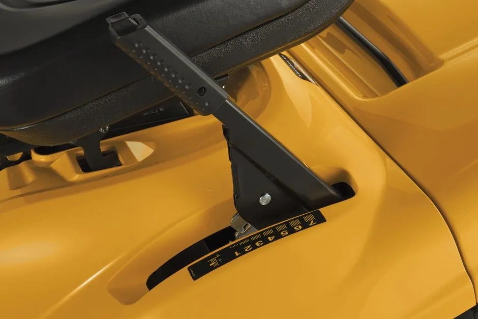 STIGA Petrol Garden Tractor Estate 7102 W