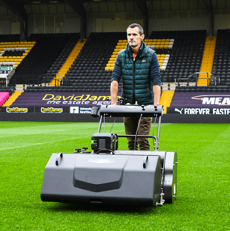 COBRA Fortis Stadium 34 Cylinder Lawnmower – EGO Peak Power™ Battery