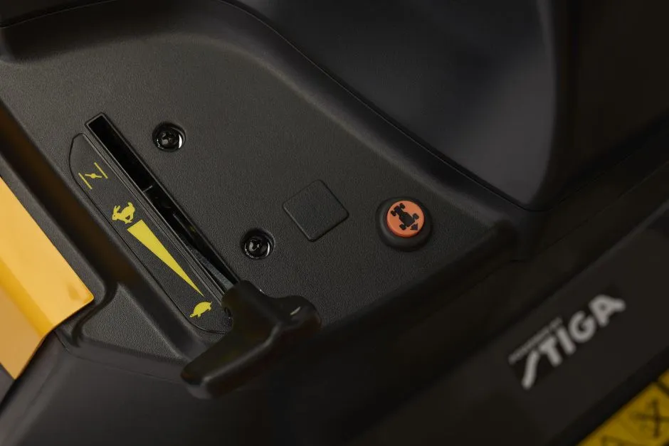 STIGA Petrol Garden Tractor Estate 384 ST