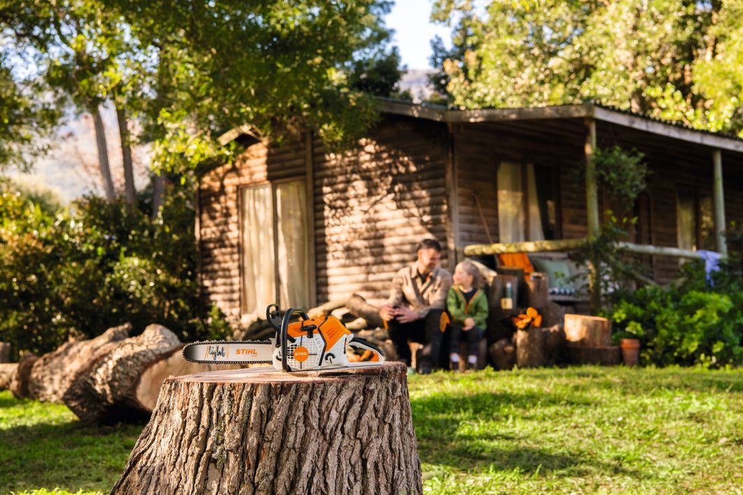 STIHL Children's Battery-Operated MS 500i Toy Chainsaw