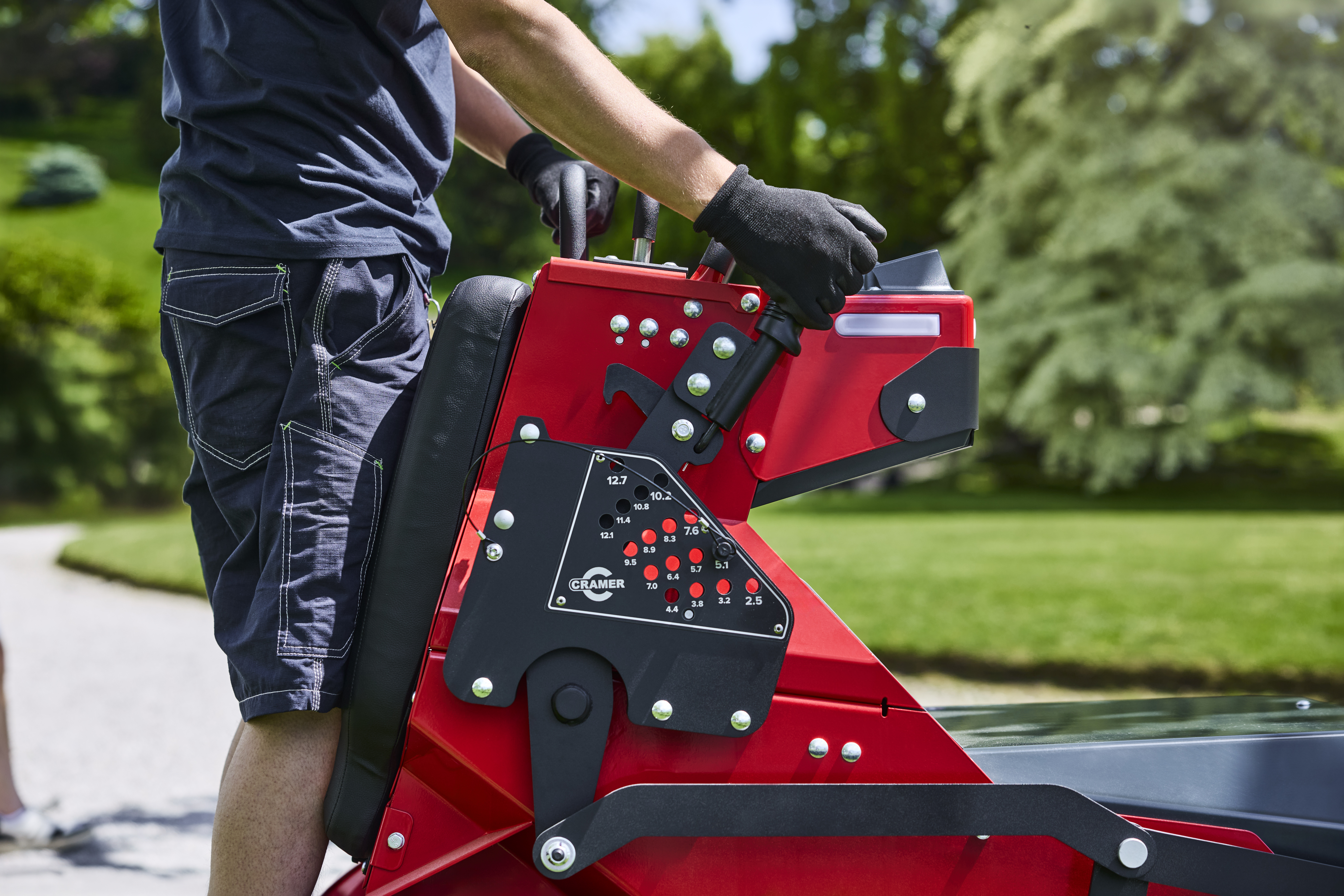Cramer ZTCS92 Optimus Tools Zero Turn Stand-On 92 cm
