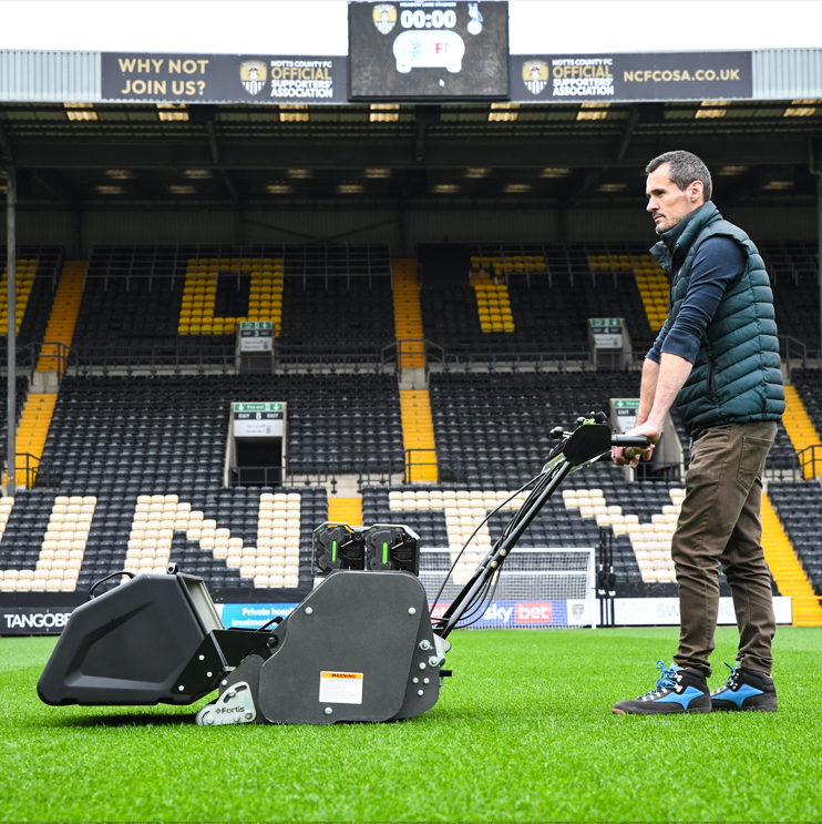 COBRA Fortis Stadium 34 Cylinder Lawnmower – EGO Peak Power™ Battery