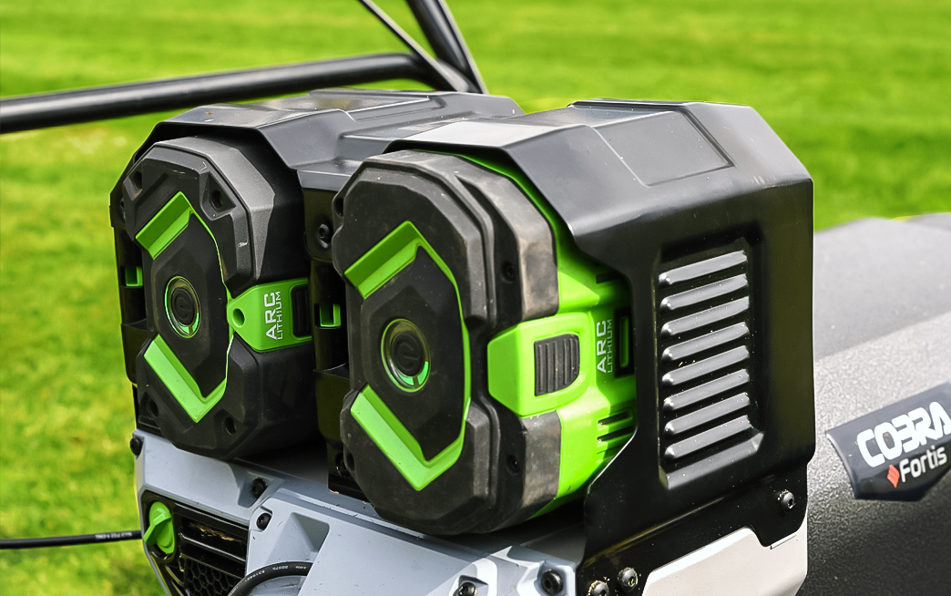 COBRA Fortis Stadium 34 Cylinder Lawnmower – EGO Peak Power™ Battery
