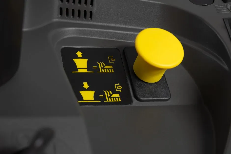 STIGA Petrol Garden Tractor Estate 7102 W