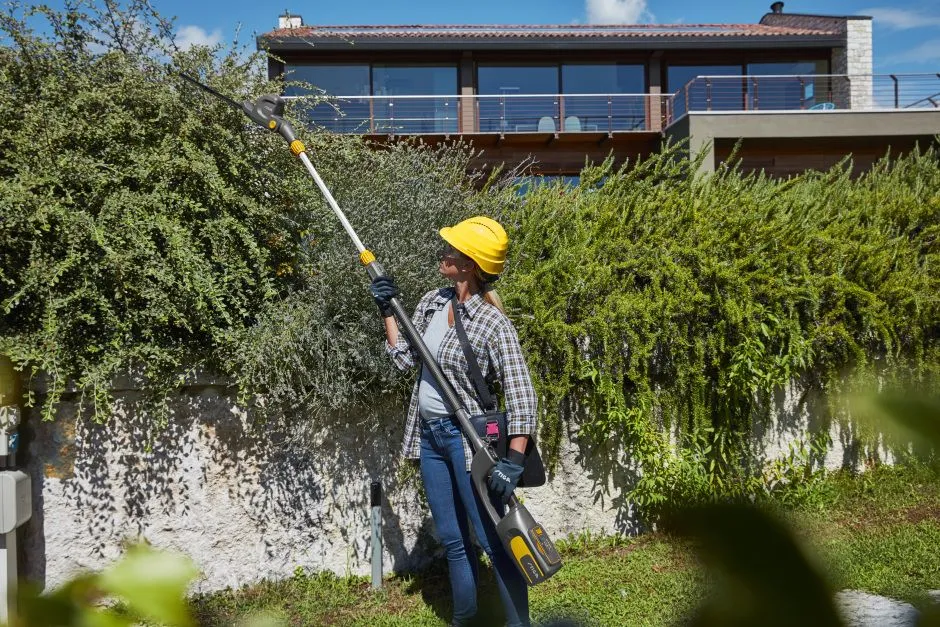 STIGA Cordless Hedge Trimmer Extendable SPH 700 AE