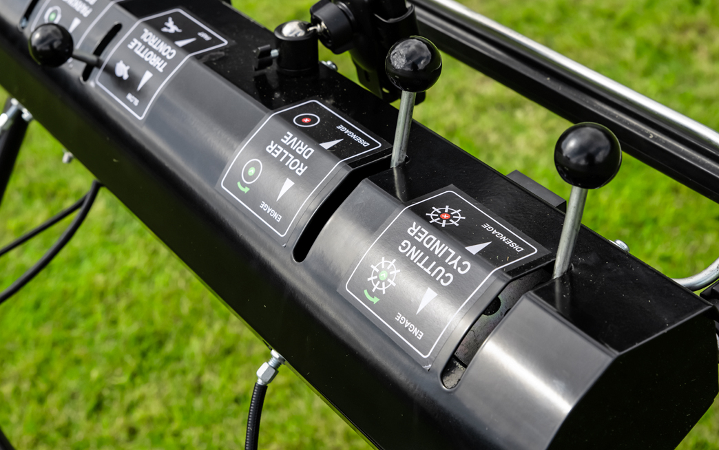 COBRA Fortis Stadium 34 Cylinder Lawnmower – EGO Peak Power™ Battery