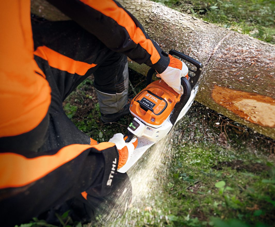 STIHL MSA 300 Cordless Chainsaw With 35 cm / 14" Bar Length