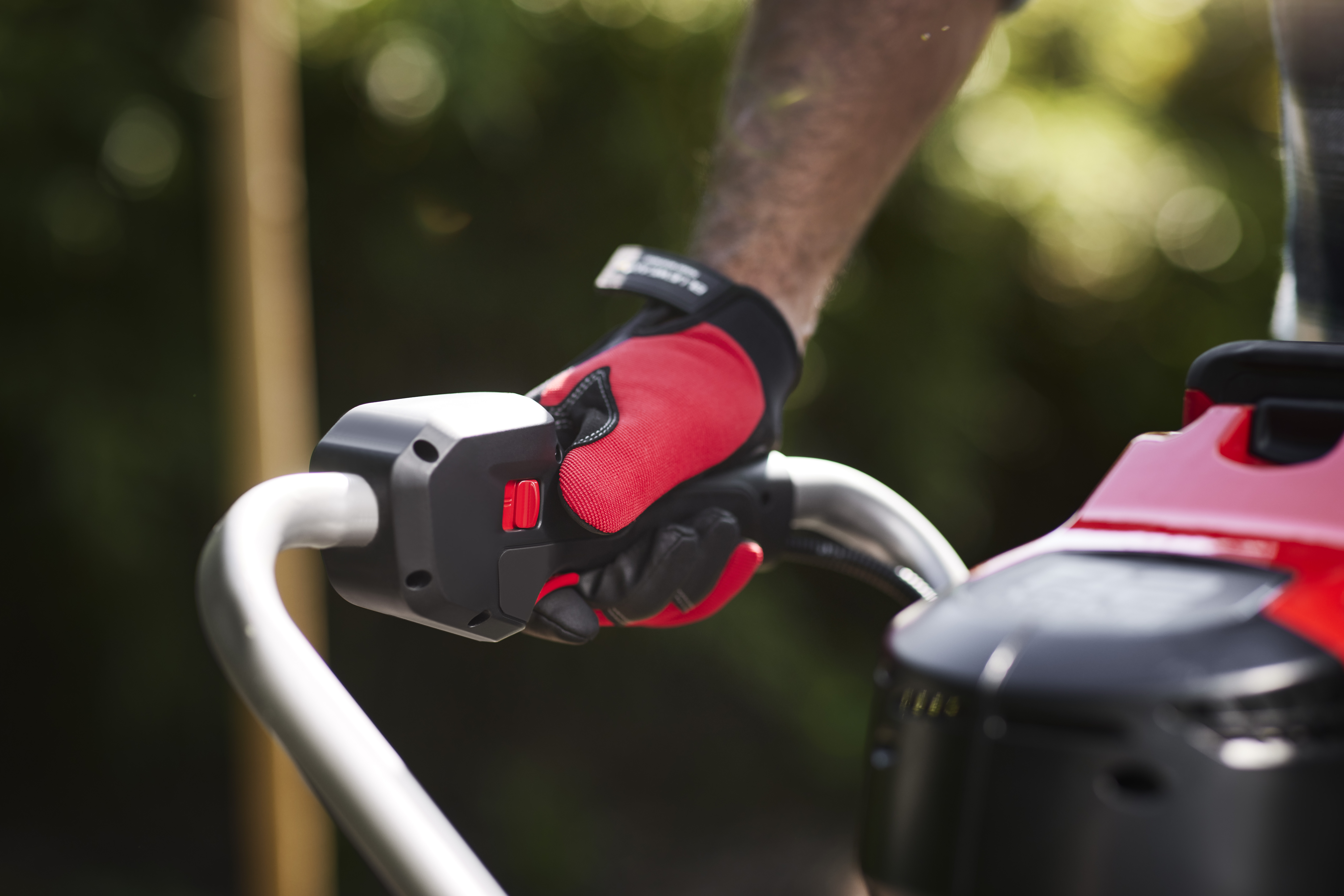 Cramer 82EA14 82V Professional Earth Auger – High Torque Digging Power