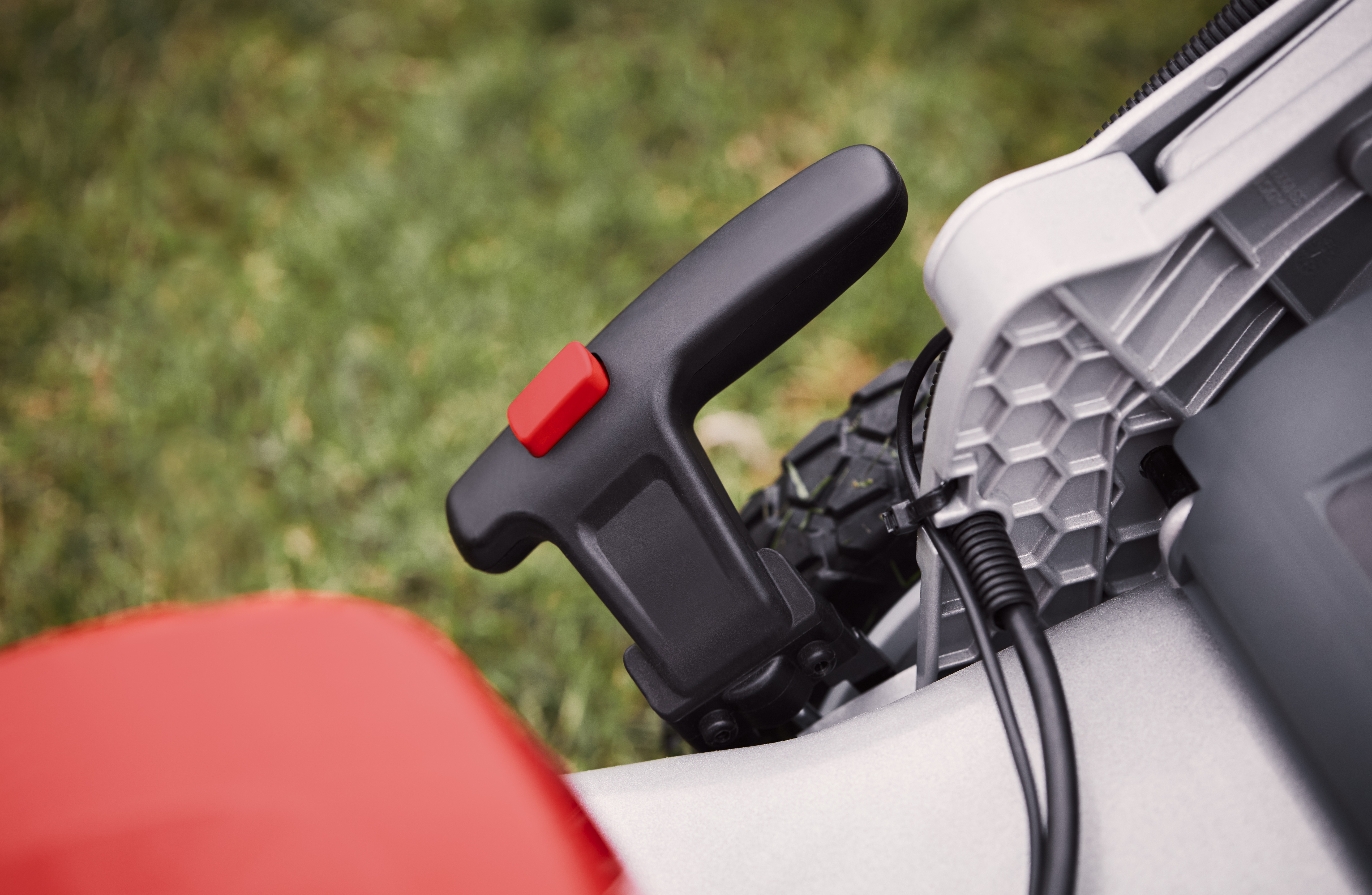 Cramer 82LM46SX 82V Self-Propelled Lawn Mower – 46 cm Steel Deck