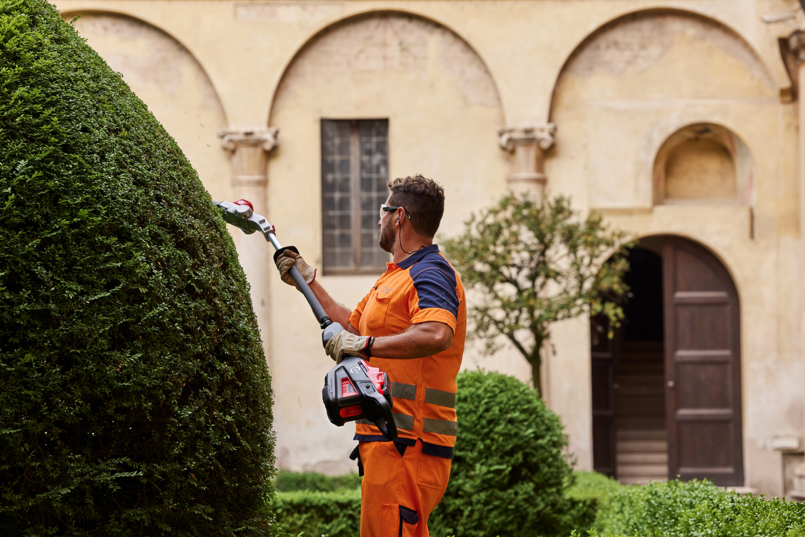 Cramer 82PH23 82V Professional Pole Hedge Trimmer – 2.3 m Reach