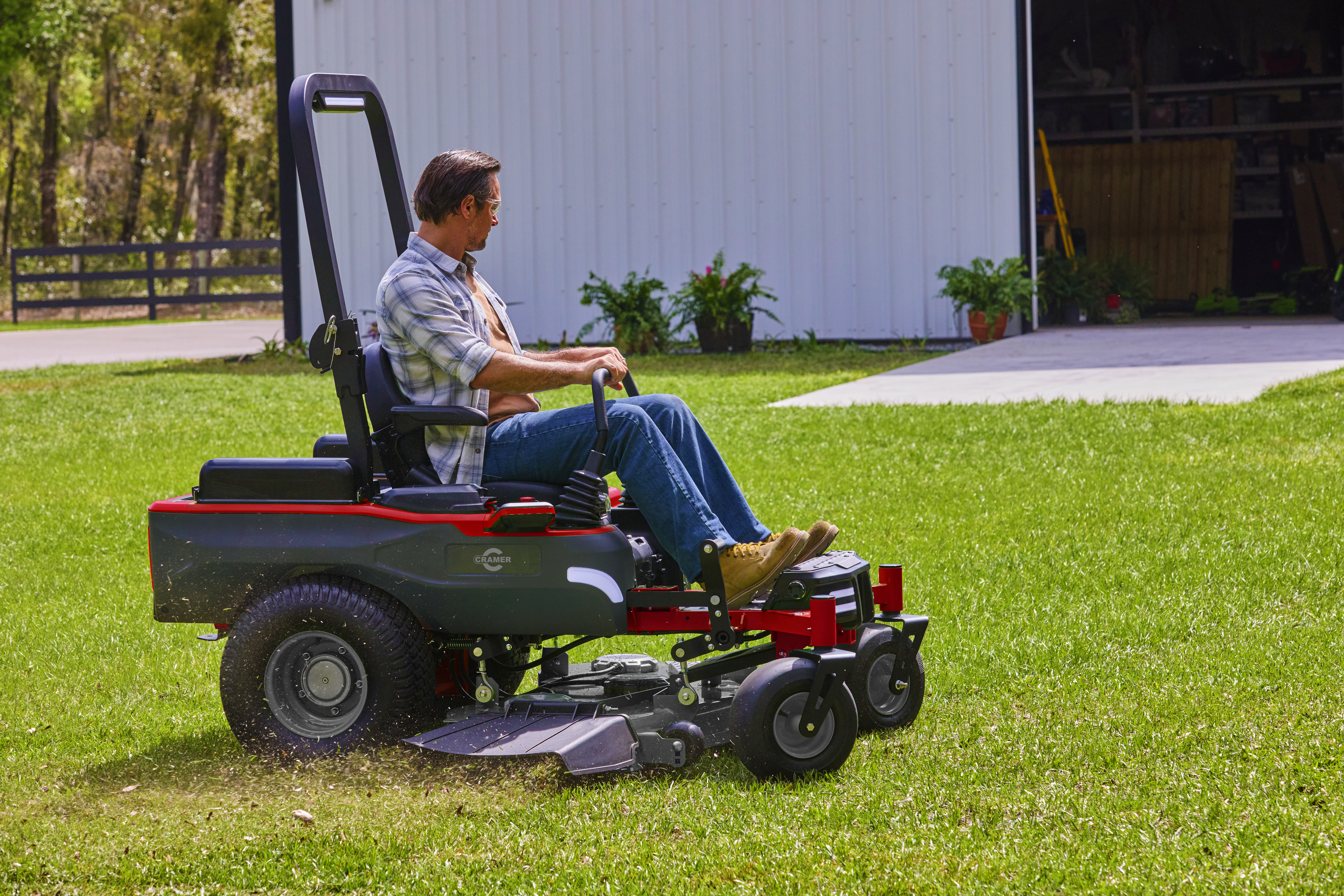 Cramer 82ZT122 Zero Turn Maximus – 82V Battery Ride-On Mower with 122cm Deck