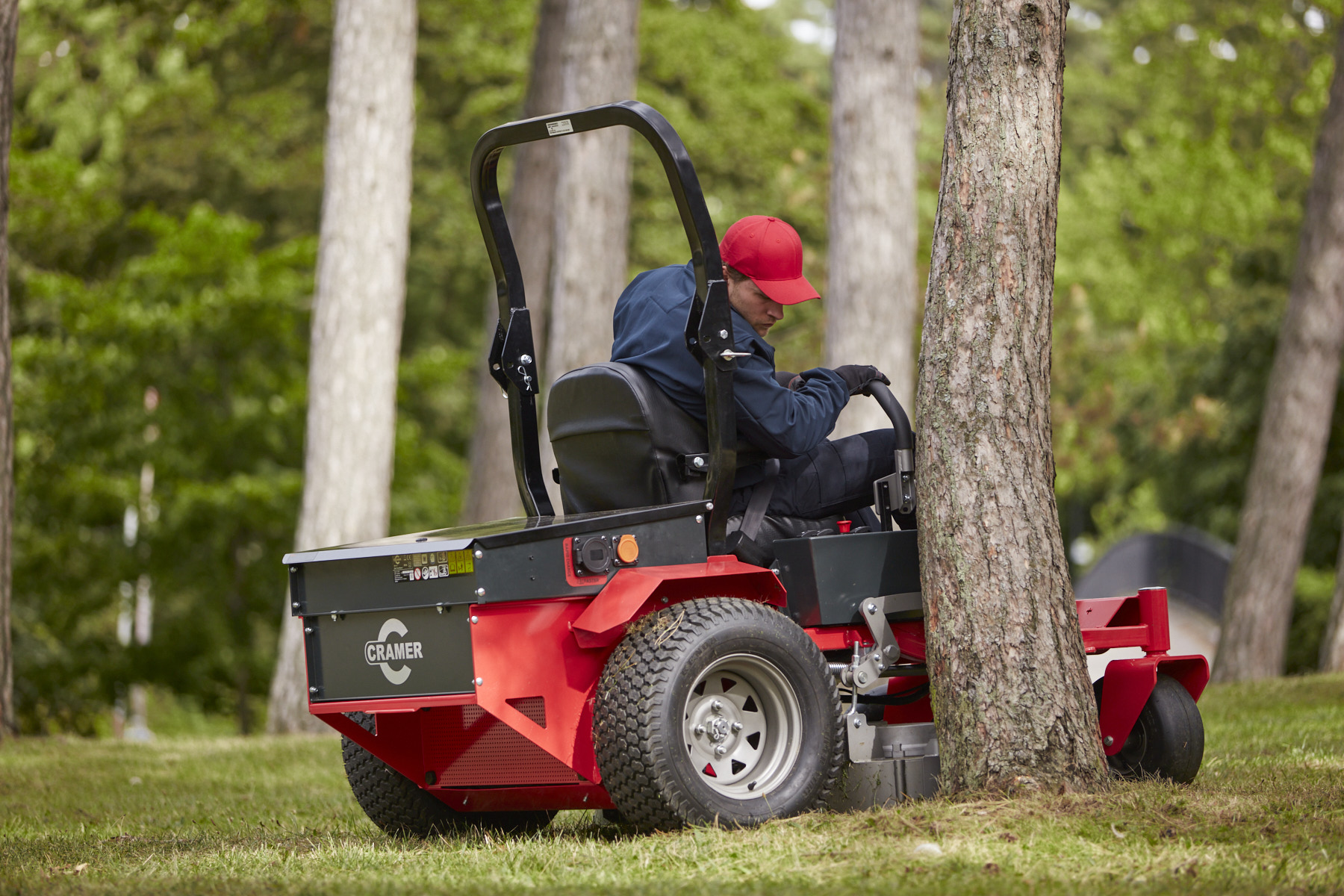 Cramer 82ZT132 Zero Turn – 82V 132cm Battery Powered Ride-On Mower