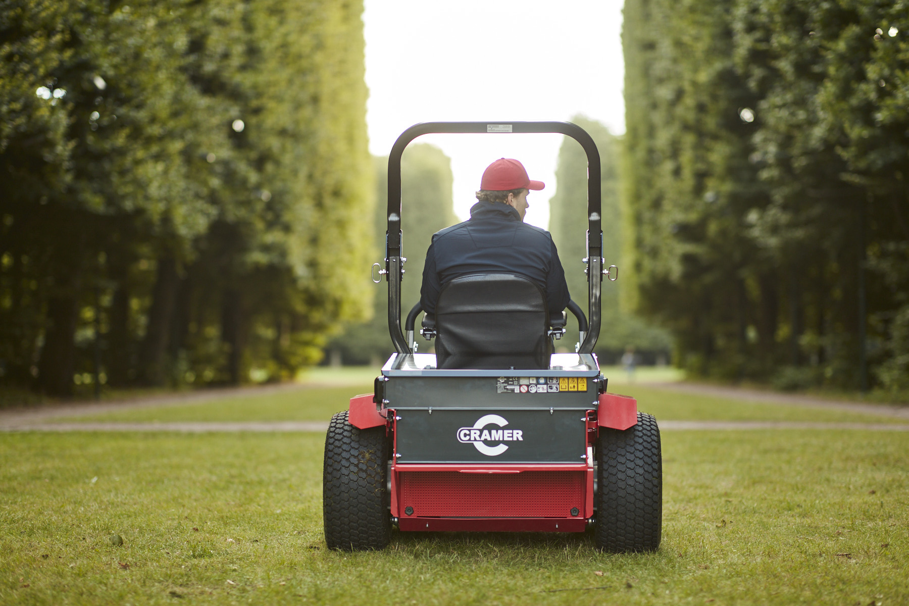 Cramer 82ZT132 Zero Turn – 82V 132cm Battery Powered Ride-On Mower