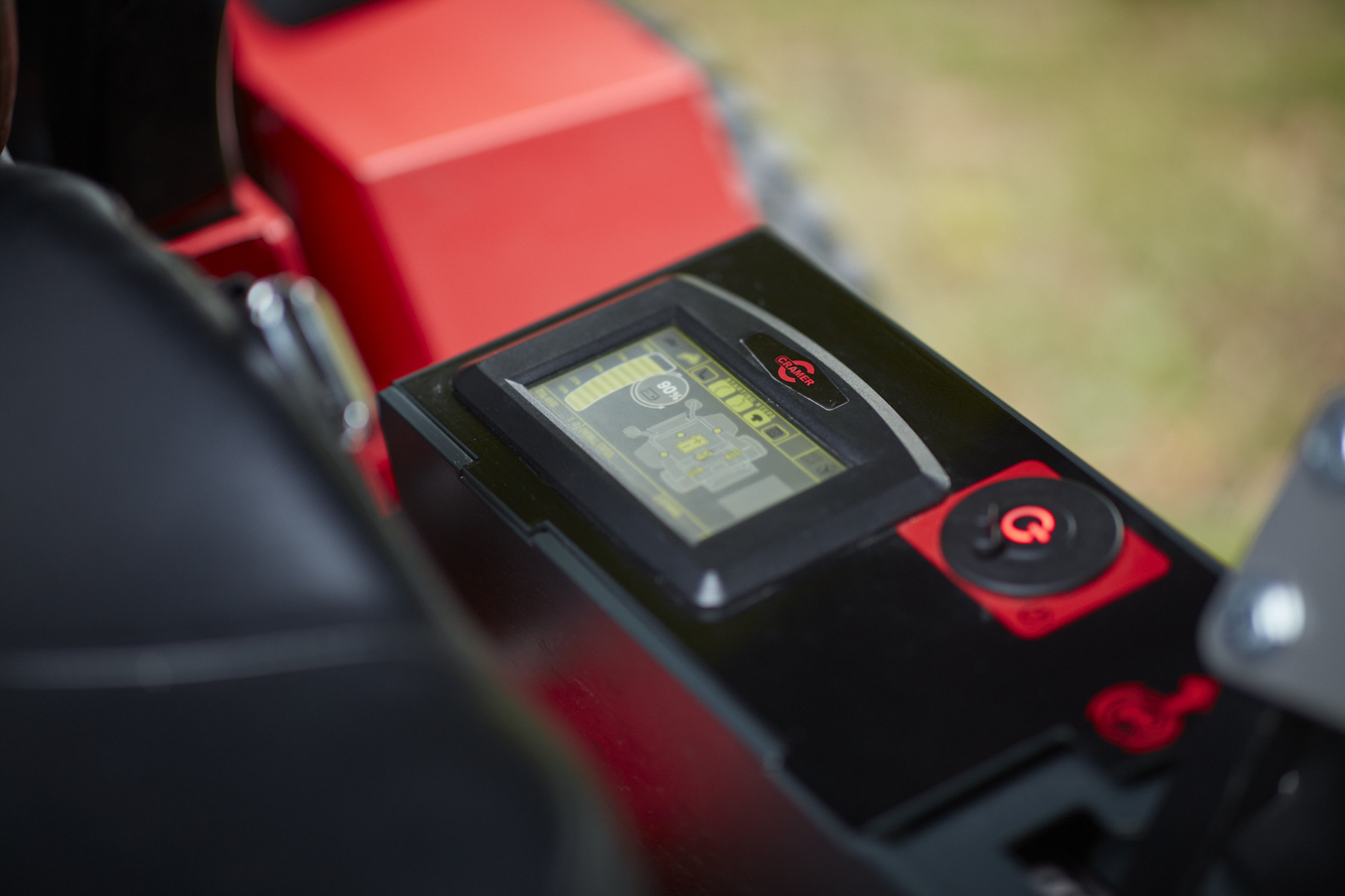 Cramer 82ZT132 Zero Turn – 82V 132cm Battery Powered Ride-On Mower