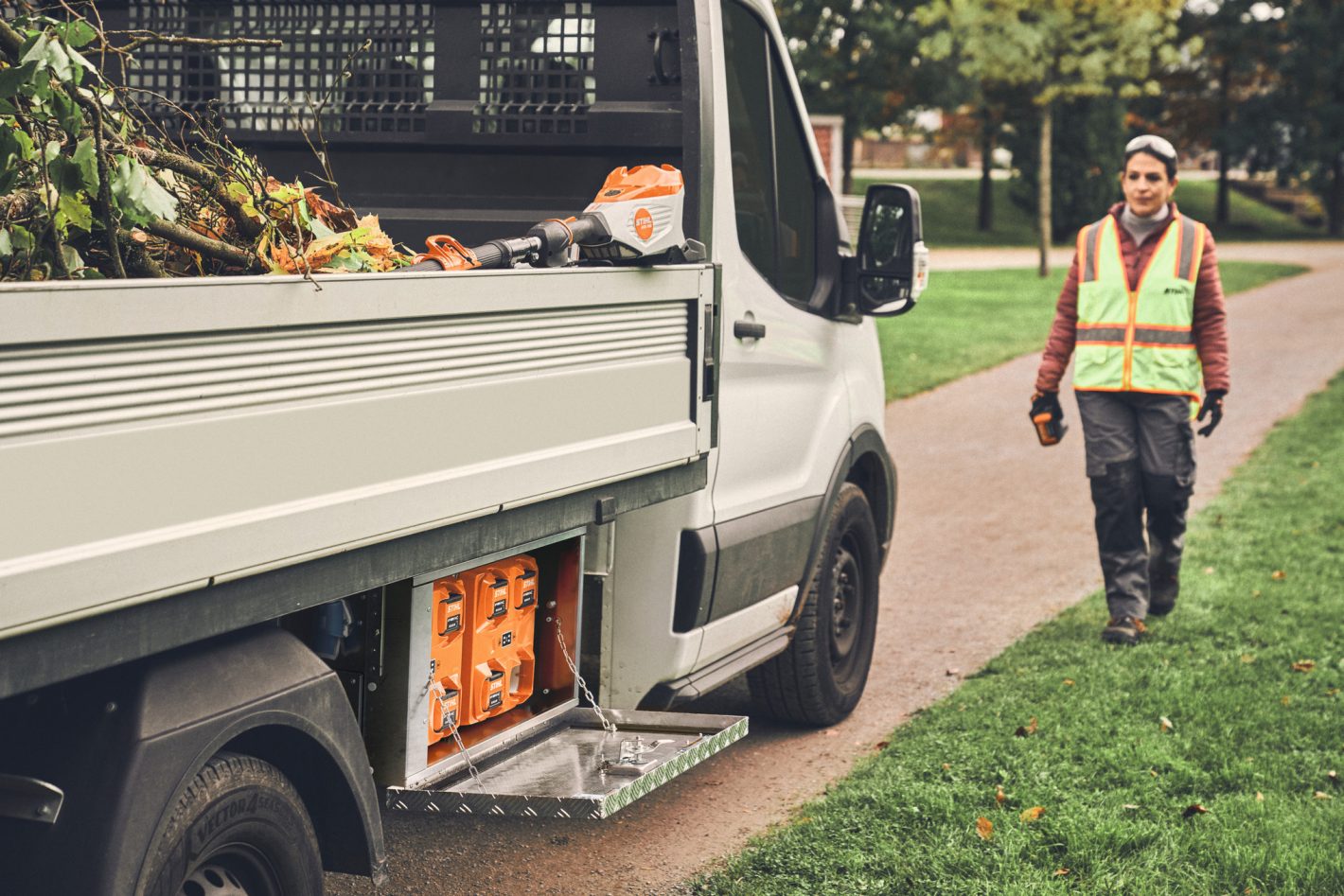 STIHL CB 1 Charging Box – Mobile Multi-Battery Charging Solution