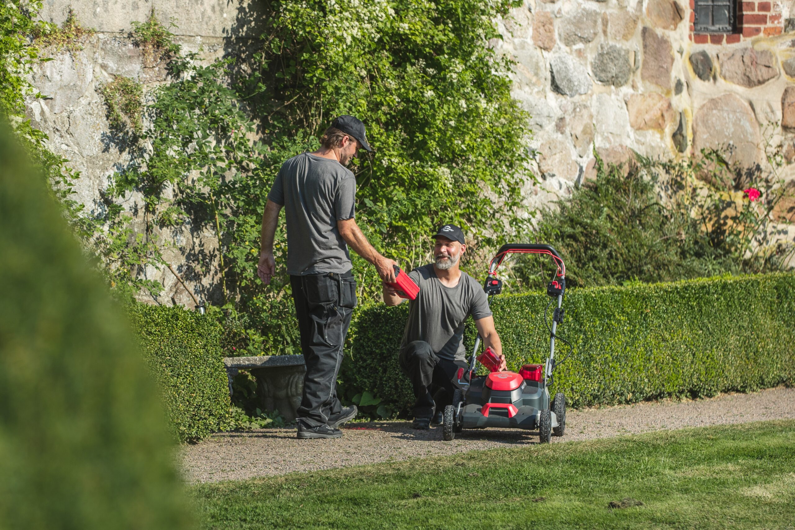 Cramer 82LM61SX Battery Lawnmower - 61 cm Cutting Deck