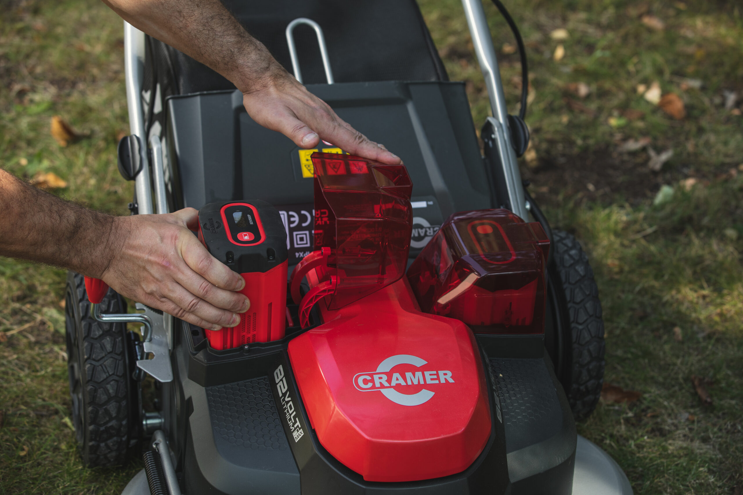 Cramer 82LM61SX Battery Lawnmower - 61 cm Cutting Deck