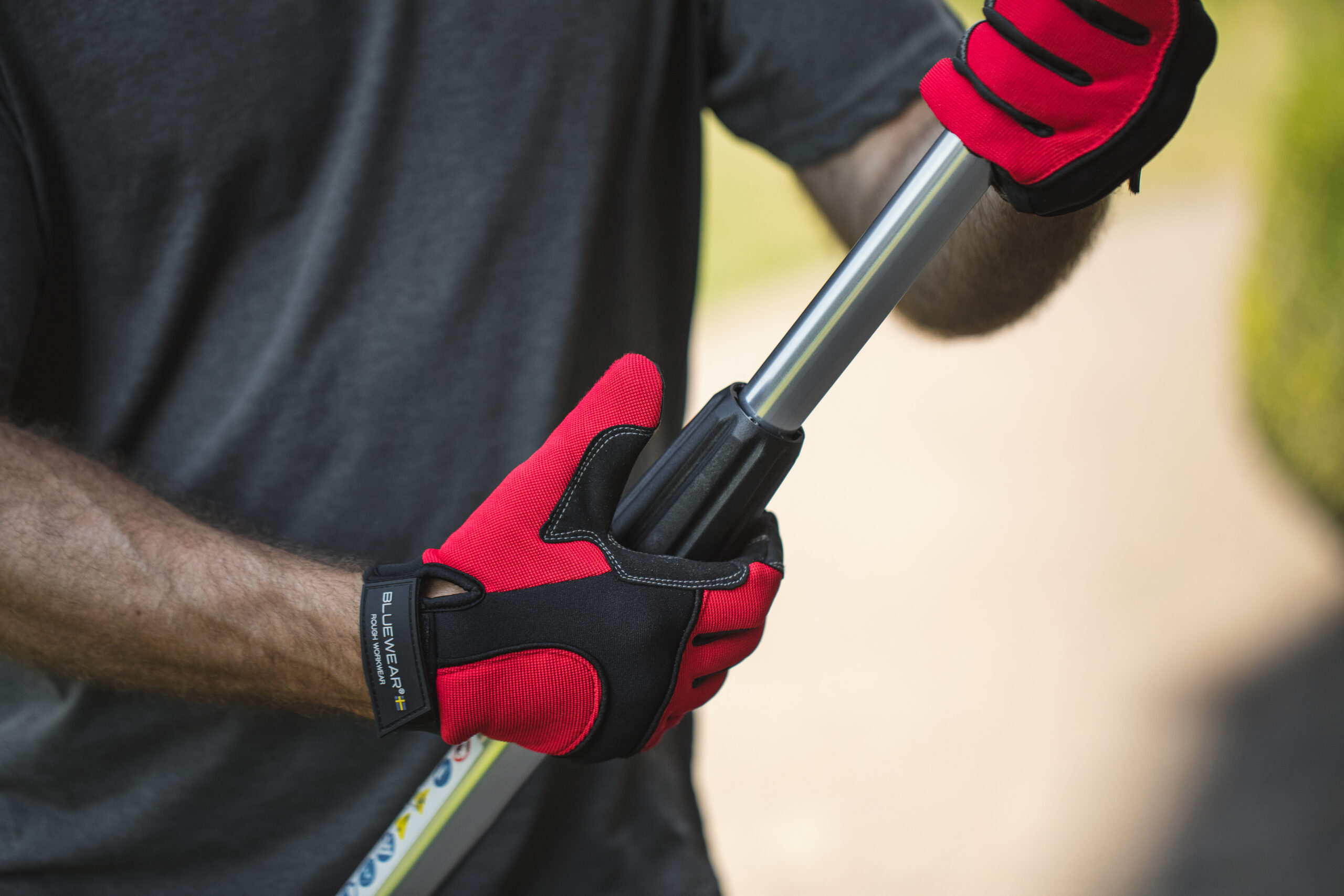 Cramer 82PHT32 Long-Reach Battery Hedge Trimmer