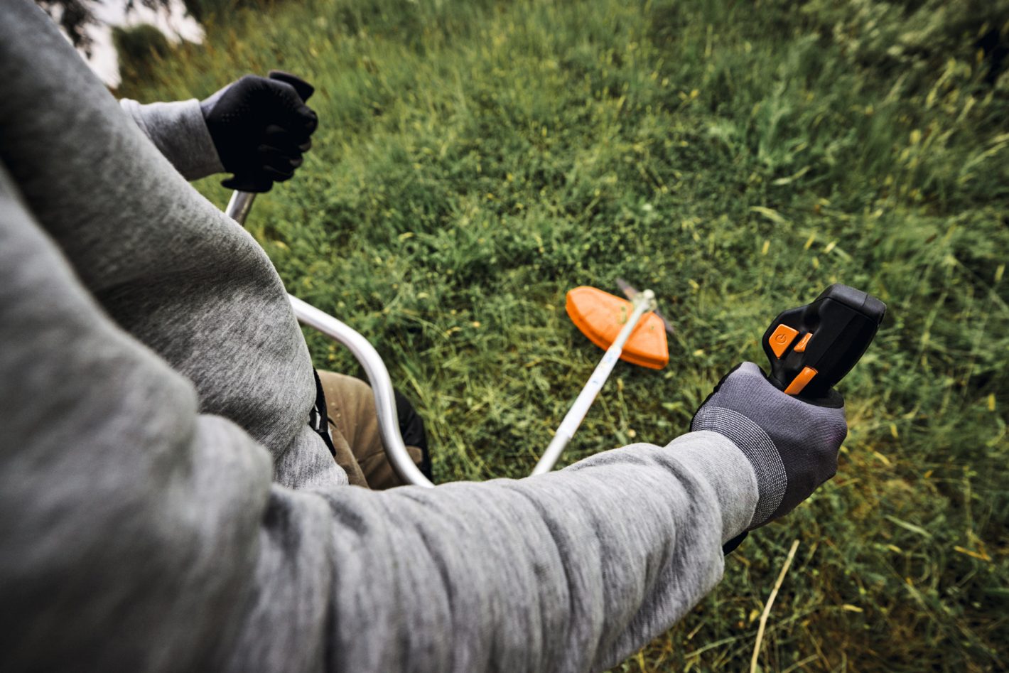 STIHL FSA 140 Cordless Brushcutter with GrassCut 260-2 Blade (Tool Only)