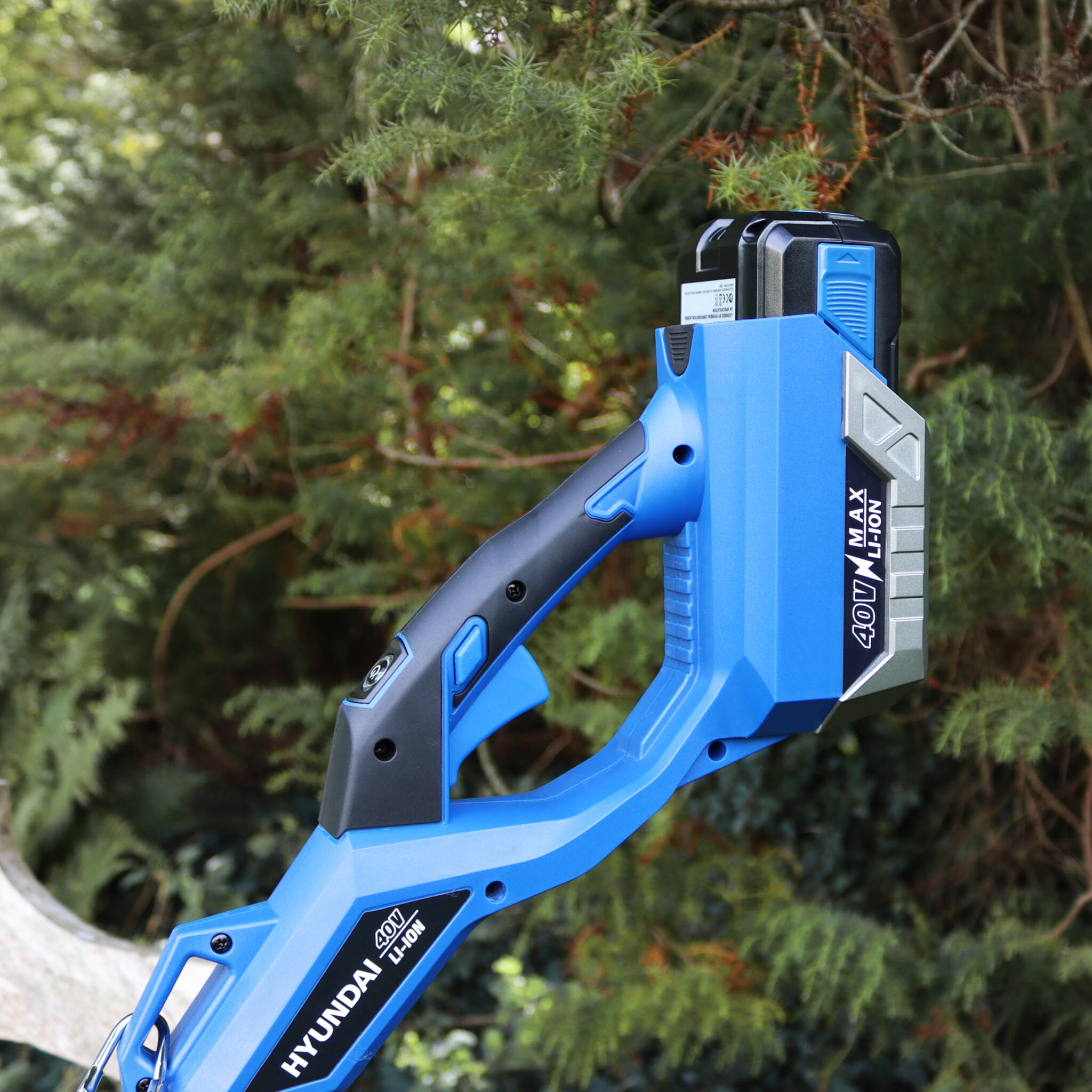 Hyundai HYTR40LI 40v Lithium-ion Cordless Grass Trimmer With Battery and Charger