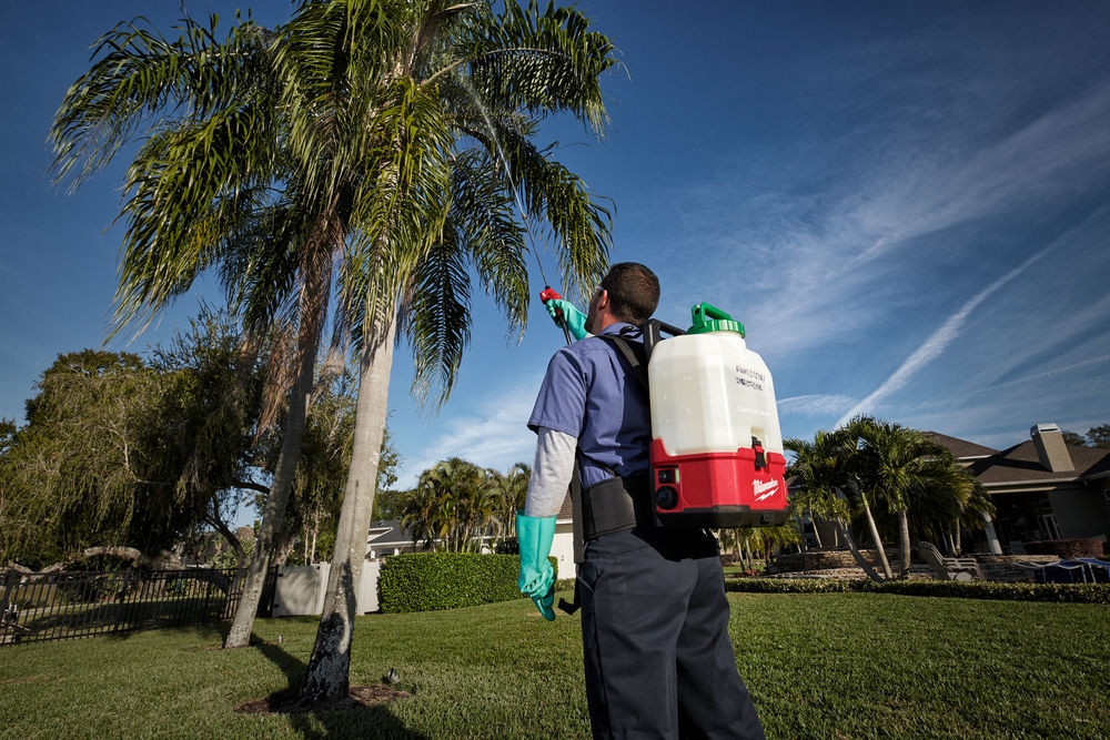 Milwaukee M18™ Switch Tank™ Kit