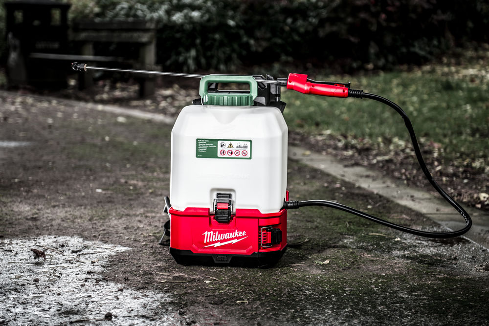 Milwaukee M18™ Switch Tank™ 15L Chemical Sprayer