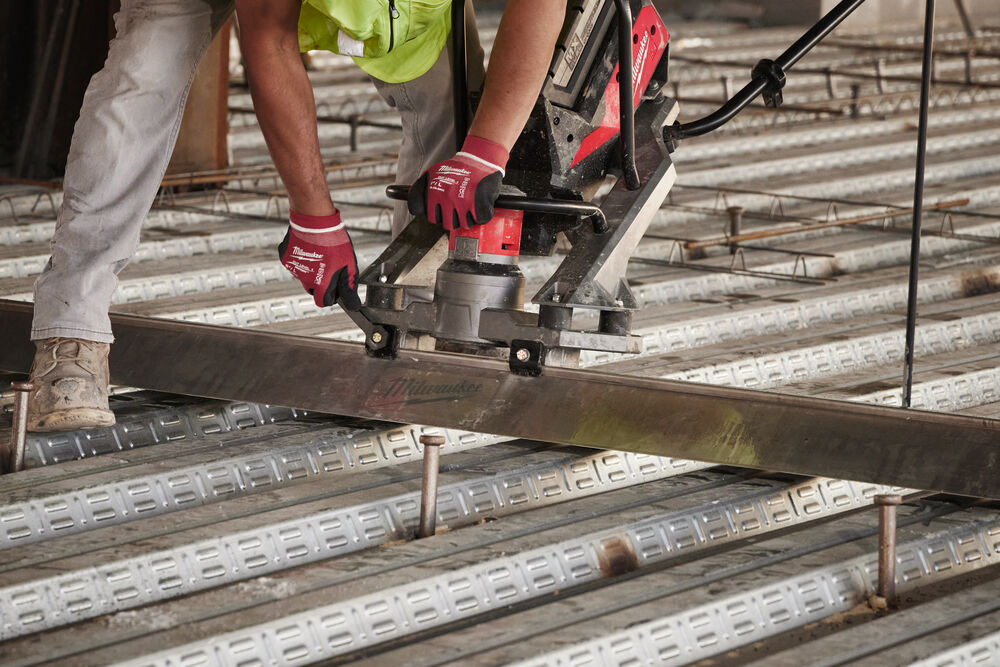 Milwaukee MX FUEL™ Screed