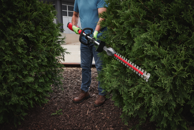 Milwaukee Quik-Lok™ Short Hedge Trimmer Attachment