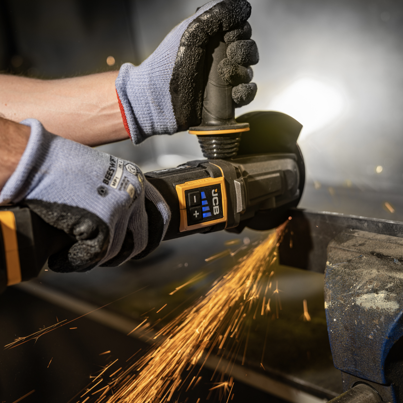 JCB Pro 18V Flat Head Angle Grinder 125mm (Bare Tool)