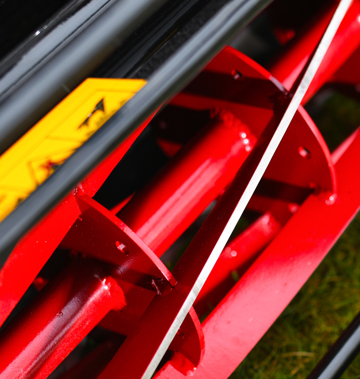 COBRA Fortis Stadium 34 Cylinder Lawnmower – Honda GX200 Petrol