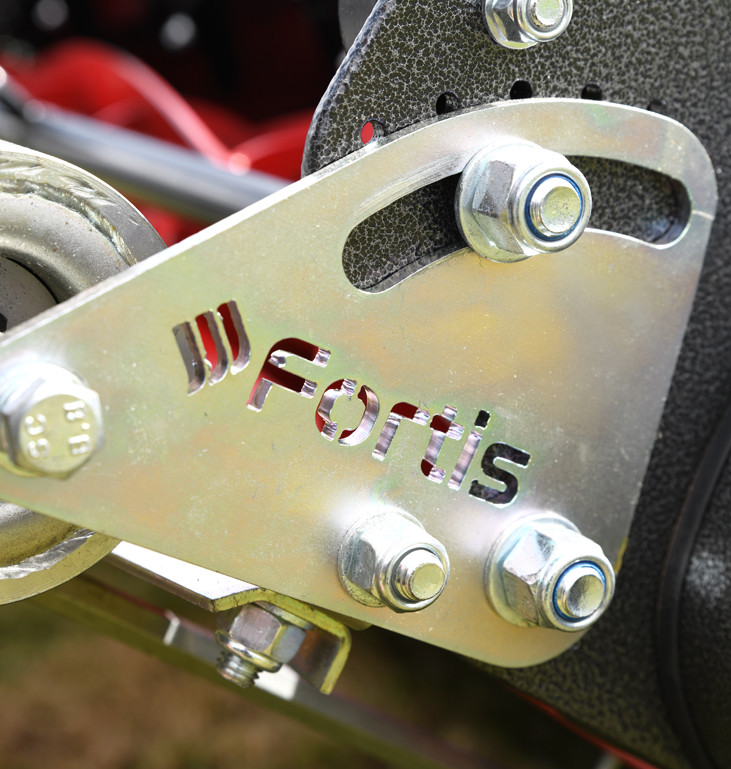 COBRA Fortis Stadium 34 Cylinder Lawnmower – Honda GX200 Petrol