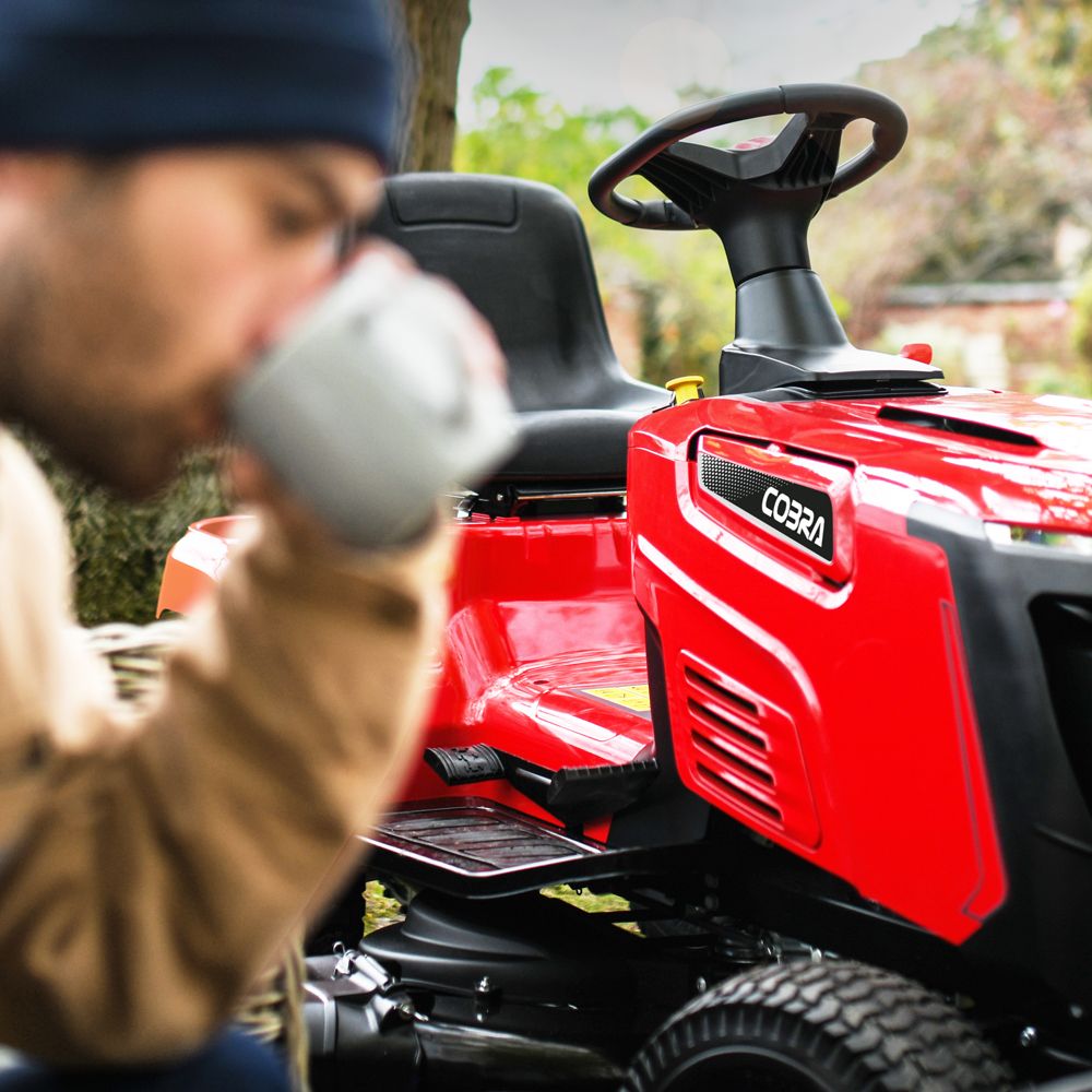 COBRA LT108HSL 42" Hydrostatic Side Discharge Lawn Tractor