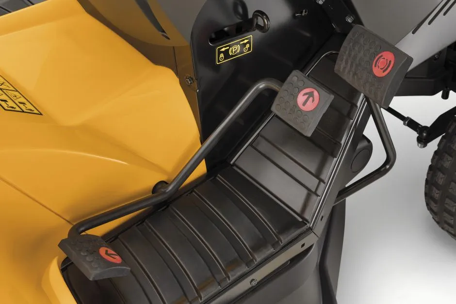 STIGA Petrol Garden Tractor Estate 7102 W