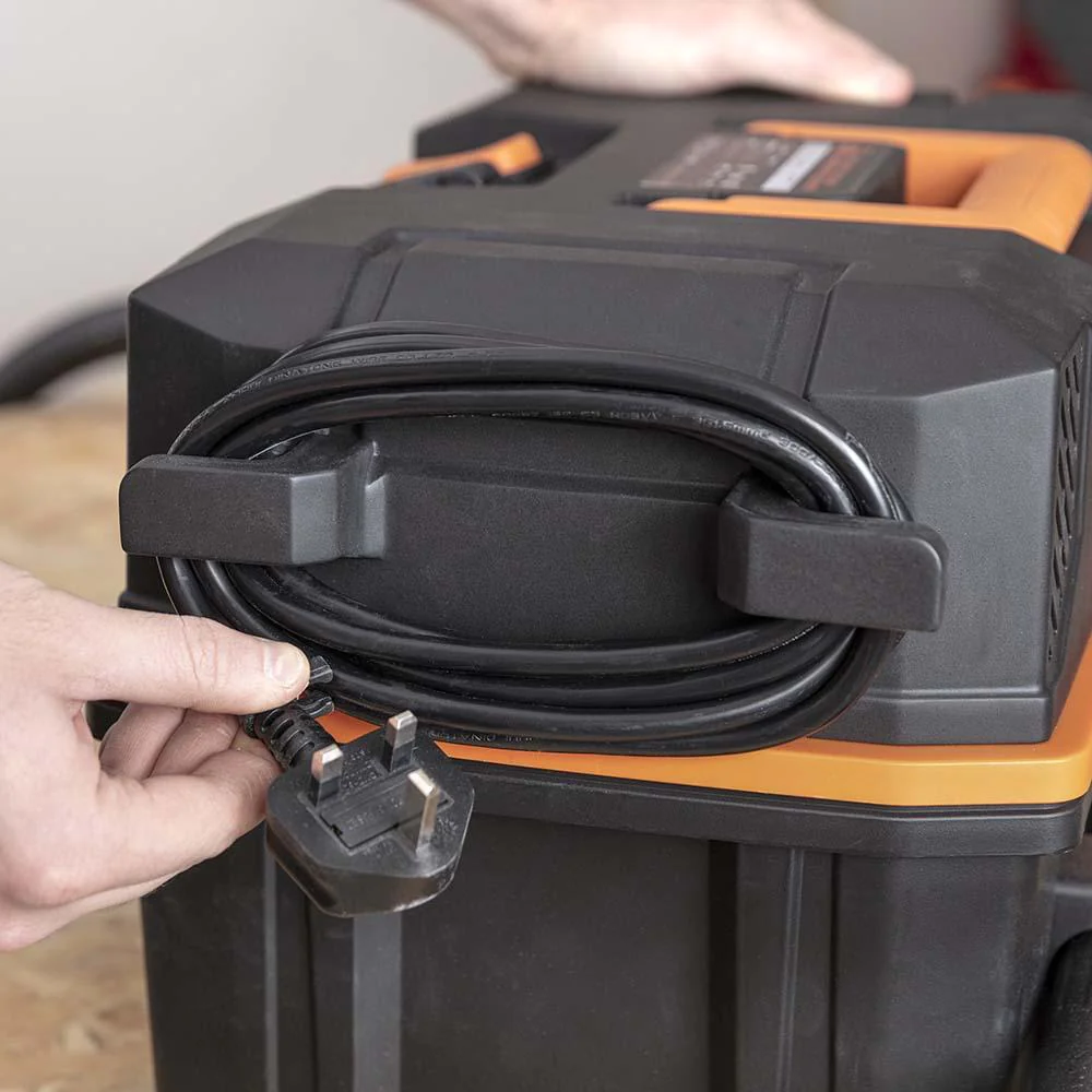 Evolution R15VAC 1000 Watt 15L Wet & Dry Workshop Vacuum Cleaner With 1700W Power Take-Off