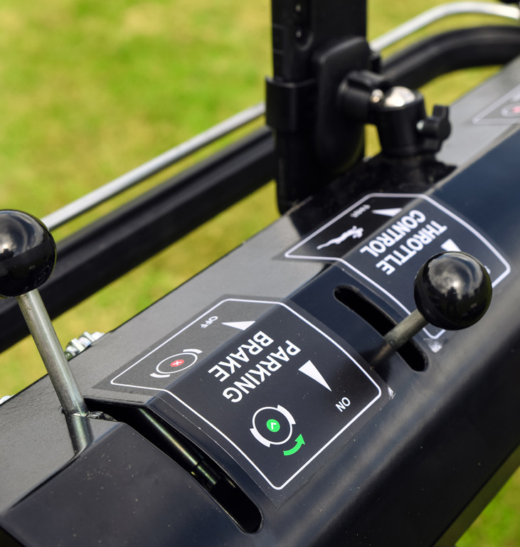 COBRA Fortis Stadium 34 Cylinder Lawnmower – Honda GX200 Petrol